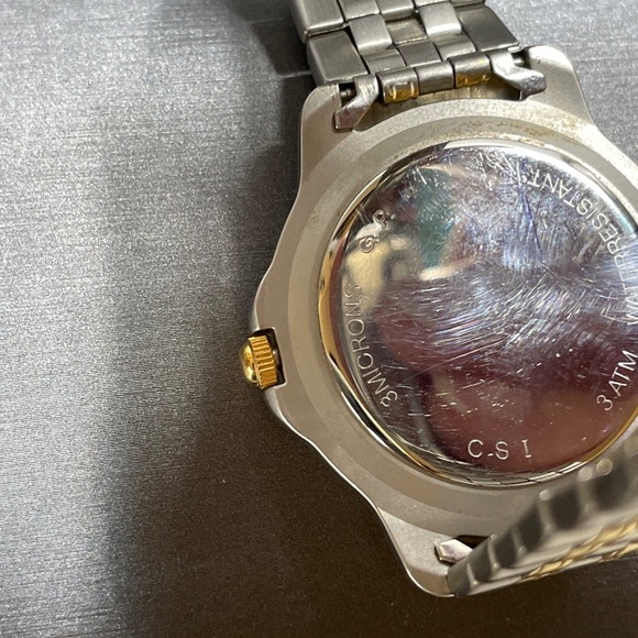 University Of Arizona Men’s Gold/Silver Tone Licensed Watch 3ATM 3 Microns G. P. - Picture 3 of 7